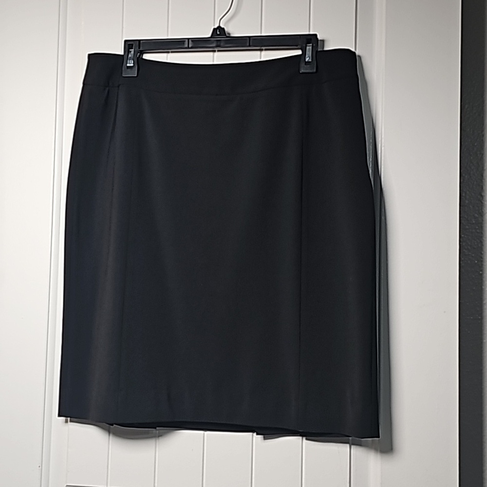 WH/BM sz 12 black pencil skirt